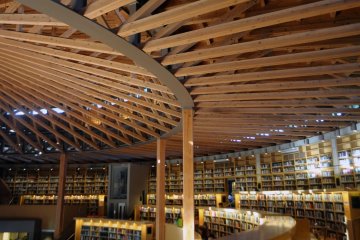 <p>Inside the libary of Akita&nbsp;International University.</p>