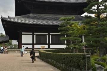 Taman Zen karya Shigemori Mirei
