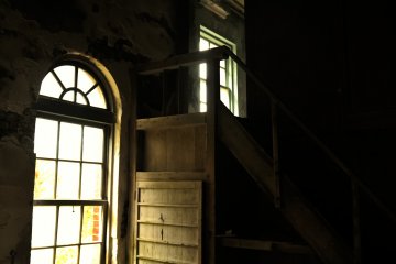 <p>In Tonaru district, this substation is the only building that remains the same as it was before (the contents inside the building are preserved untouched)</p>