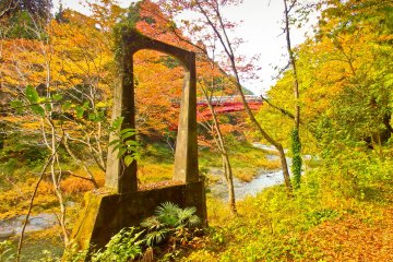 <p>Looking back at Suniwa Bridge from the start of the hike</p>