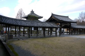 <p>Covered walkway between buildings</p>
