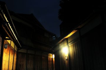 <p>Paving block di belakang Kuil Kodaiji yang sangat populer bagi para turis</p>