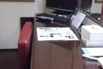 <p>My desk and TV</p>