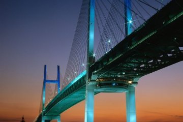 <p>Jembatan&nbsp;Yokohama</p>