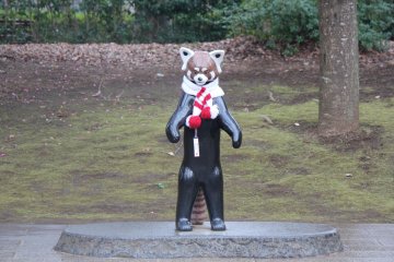 <p>This statue of "Futa the Red Panda" was donated by the community and is a perfect place to pose with the family.</p>
