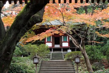 <p>A small temple within the garden</p>