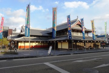 <p>The restored Sakura-yu bathhouse on the Buzen Way</p>