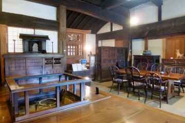 <p>Sit and enjoy tea in the cafe.</p>