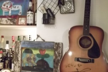 <p>Every bar is decorated in its individual style</p>