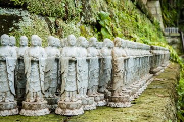 <p>Les statues de Mizuko Jiz&ocirc;&nbsp;</p>
