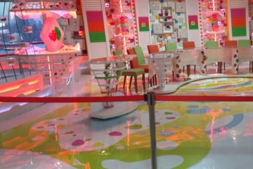 <p>Fuji TV set</p>