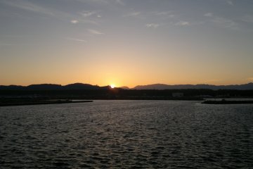 <p>... but the sunrise over the mountains just south of Oga&nbsp;Peninsula is not bad either!</p>