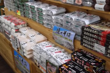 <p>Ramen yang cukup untuk beberapa tahun kedepan</p>
