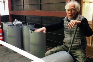 <p>Experience the wonder of hand made indigo clothing, the curator Hiroyuki Shindo&nbsp;is happy to answer your questions.</p>