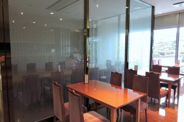 <p>Inside the hotel cafe</p>