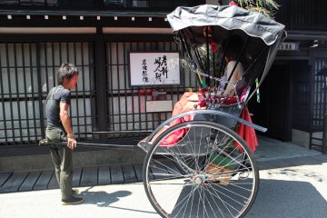 <p>It isn't hard to find a rickshaw&nbsp;in the city</p>