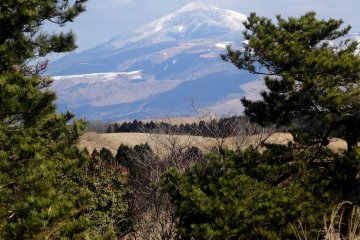 <p>In winter, the Kuju Range is perpetually snow-capped</p>