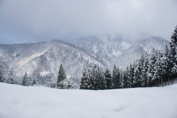 <p>Pemandangan gunung</p>