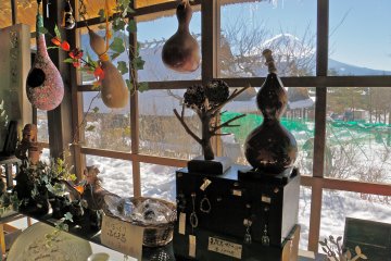 <p>A wonderful view of Mt. Fuji while shopping inside the pottery house</p>