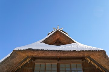 <p>&ldquo;Kabuto-zukuri,&rdquo; or roofing designed like a samurai warrior helmet</p>