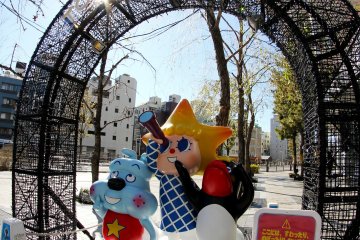 <p>These guys are the mascots of the Skytree and you can take photos with them; they're right in front of the entrance to the shopping mall.&nbsp;</p>