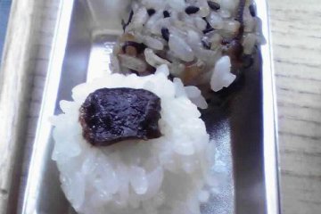 Complementary onigiri for sampling