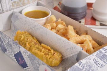 <p>Chips and buttered&nbsp;sausage</p>