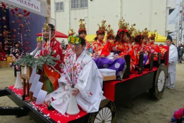 Pedati yang berada paling di depan dalam parade