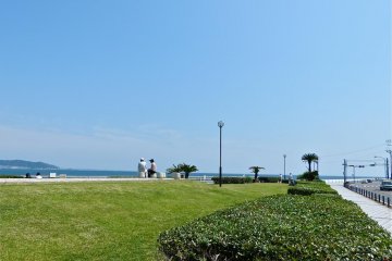 A small park next to Yui-ga-hama beach