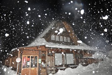 <p>Snow enhanced my appreciation of the wonderful warm hospitality I received on this night!</p>