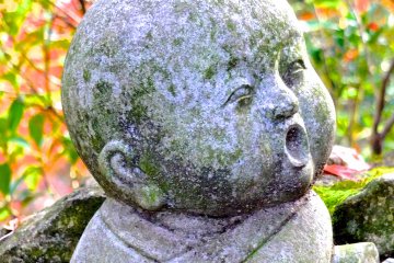 <p>Un ange en train de chanter</p>