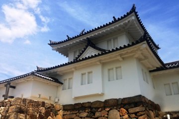 <p><span style="line-height: 20.8px;">In 1600 the daimyo Hosokawa Yusai fought a large army here prior to the Battle of Sekigahara. While parts of the castle are now in ruins, the gatehouse and boundary has been restored.</span></p>
