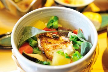 <p>Sea bream sushi! Sea bream and vinegared rice fit so well!</p>