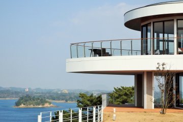 <p>Balcony off the restaurant</p>