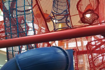 <p>The rope climbing tower - for the daring moms too!</p>