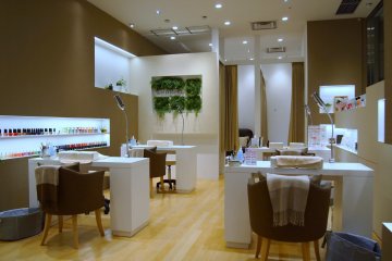 <p>SPANAIL Otemachi&nbsp;salon</p>