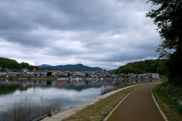 <p>Path beside the Seta River, near Ishiyama Temple</p>