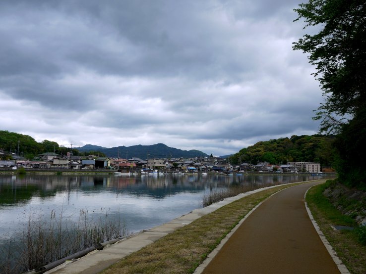 <p>Path beside the Seta River, near Ishiyama Temple</p>