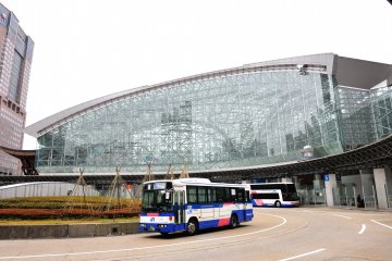 <p>Motenashi Dome viewed from the bus terminal at the east exit of Kanazawa Station</p>