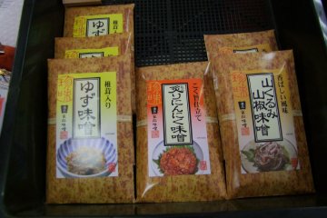 <p>Plenty of gifts available in the shop connected to the restaurant</p>