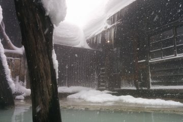 <p>It is only three steps from the men's changing room to the water. But it is a very cold three steps!</p>