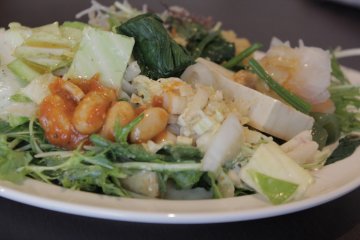 <p>Some of Hibiki's&nbsp;salad!&nbsp;</p>