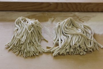 <p>Uncooked soba</p>