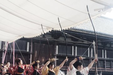<p>Archers in action.</p>