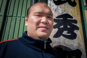 <p>Hidetoshi Kitazakura, the school's coach and popular 20 year sumo veteran.</p>
