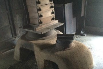 <p>kitchen range or Kamado</p>