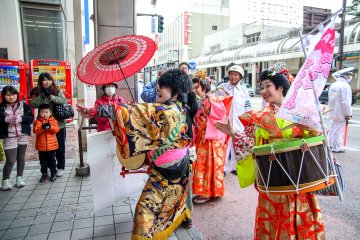 <p>Pose for the camera</p>