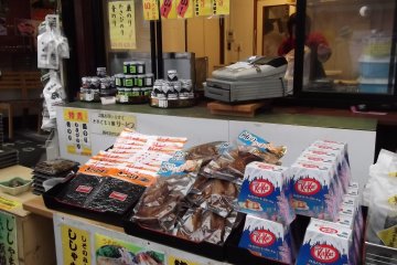 <p>Shaped like Fuji and sakura flavour - 100% Japanese KitKats</p>