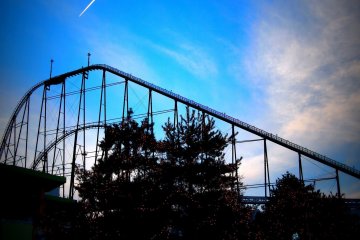 The over-the-top "KING OF COASTERS" ride at Fujiyama