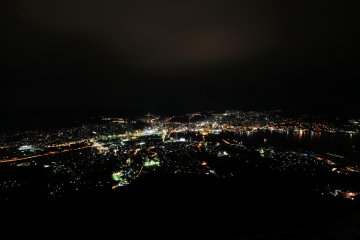 La vue panoramique de Nagasaki depuis le mont Inasayama est l'une des plus belle du Japon